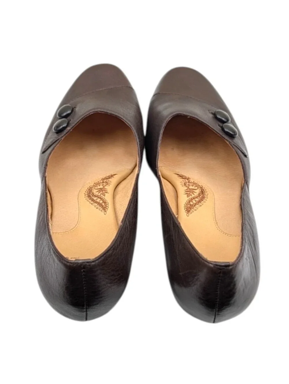Söfft Brown Leather Kitten Heel Comfort Pumps 8W Wide Button Accent S4244